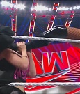 WWE_Monday_Night_Raw_2022_12_05_720p_HDTV_x264-NWCHD_mp4_006946230.jpg
