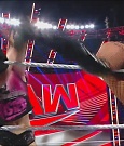 WWE_Monday_Night_Raw_2022_12_05_720p_HDTV_x264-NWCHD_mp4_006946630.jpg