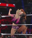 WWE_Monday_Night_Raw_2022_12_05_720p_HDTV_x264-NWCHD_mp4_006953437.jpg