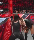 WWE_Monday_Night_Raw_2022_12_05_720p_HDTV_x264-NWCHD_mp4_006959443.jpg