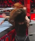 WWE_Monday_Night_Raw_2022_12_05_720p_HDTV_x264-NWCHD_mp4_006960644.jpg
