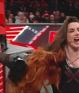 WWE_Monday_Night_Raw_2022_12_05_720p_HDTV_x264-NWCHD_mp4_006963848.jpg