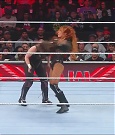 WWE_Monday_Night_Raw_2022_12_05_720p_HDTV_x264-NWCHD_mp4_007090775.jpg