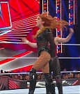 WWE_Monday_Night_Raw_2022_12_05_720p_HDTV_x264-NWCHD_mp4_007097582.jpg