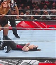WWE_Monday_Night_Raw_2022_12_05_720p_HDTV_x264-NWCHD_mp4_007119604.jpg