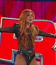WWE_Monday_Night_Raw_2022_12_05_720p_HDTV_x264-NWCHD_mp4_007131616.jpg