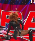 WWE_Monday_Night_Raw_2022_12_05_720p_HDTV_x264-NWCHD_mp4_007133218.jpg