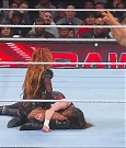 WWE_Monday_Night_Raw_2022_12_05_720p_HDTV_x264-NWCHD_mp4_007139624.jpg