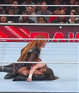WWE_Monday_Night_Raw_2022_12_05_720p_HDTV_x264-NWCHD_mp4_007144429.jpg