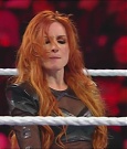 WWE_Monday_Night_Raw_2022_12_05_720p_HDTV_x264-NWCHD_mp4_007155240.jpg