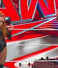 WWE_Monday_Night_Raw_2022_12_05_720p_HDTV_x264-NWCHD_mp4_007167252.jpg