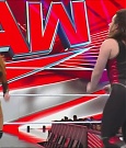 WWE_Monday_Night_Raw_2022_12_05_720p_HDTV_x264-NWCHD_mp4_007168052.jpg
