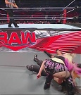 WWE_Monday_Night_Raw_2022_12_05_720p_HDTV_x264-NWCHD_mp4_007203288.jpg
