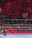 WWE_Monday_Night_Raw_2022_12_05_720p_HDTV_x264-NWCHD_mp4_007256140.jpg