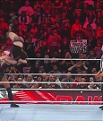 WWE_Monday_Night_Raw_2022_12_05_720p_HDTV_x264-NWCHD_mp4_007256941.jpg