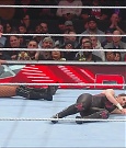 WWE_Monday_Night_Raw_2022_12_05_720p_HDTV_x264-NWCHD_mp4_007290007.jpg