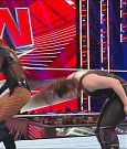 WWE_Monday_Night_Raw_2022_12_05_720p_HDTV_x264-NWCHD_mp4_007302019.jpg