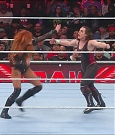 WWE_Monday_Night_Raw_2022_12_05_720p_HDTV_x264-NWCHD_mp4_007302820.jpg