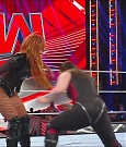 WWE_Monday_Night_Raw_2022_12_05_720p_HDTV_x264-NWCHD_mp4_007312430.jpg