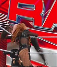 WWE_Monday_Night_Raw_2022_12_05_720p_HDTV_x264-NWCHD_mp4_007320037.jpg