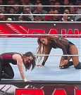 WWE_Monday_Night_Raw_2022_12_05_720p_HDTV_x264-NWCHD_mp4_007461779.jpg