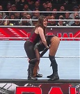 WWE_Monday_Night_Raw_2022_12_05_720p_HDTV_x264-NWCHD_mp4_007487405.jpg