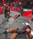 WWE_Monday_Night_Raw_2022_12_05_720p_HDTV_x264-NWCHD_mp4_007571088.jpg
