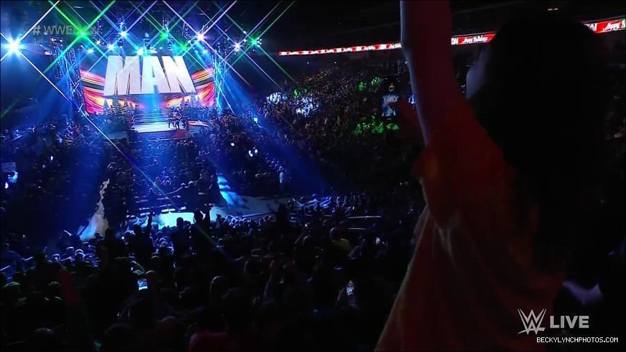 WWE_Monday_Night_Raw_2022_12_19_720p_HDTV_x264-NWCHD_mp4_005716114.jpg