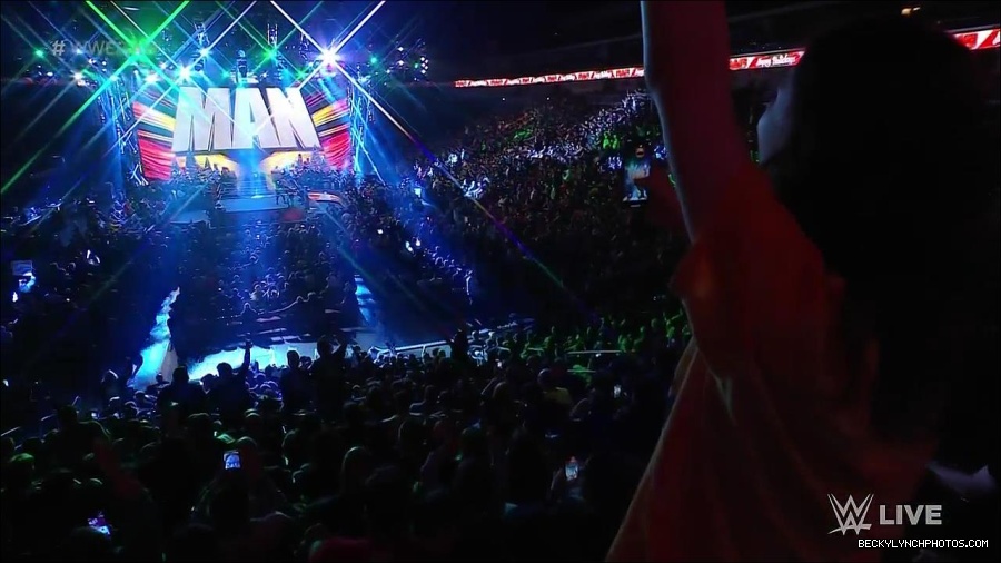 WWE_Monday_Night_Raw_2022_12_19_720p_HDTV_x264-NWCHD_mp4_005716515.jpg