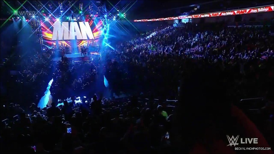 WWE_Monday_Night_Raw_2022_12_19_720p_HDTV_x264-NWCHD_mp4_005717716.jpg