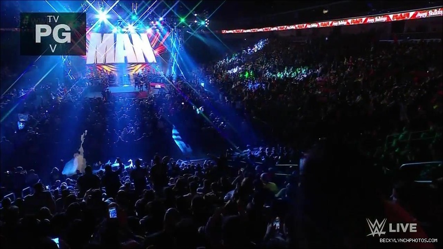 WWE_Monday_Night_Raw_2022_12_19_720p_HDTV_x264-NWCHD_mp4_005718116.jpg