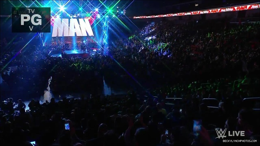 WWE_Monday_Night_Raw_2022_12_19_720p_HDTV_x264-NWCHD_mp4_005718517.jpg