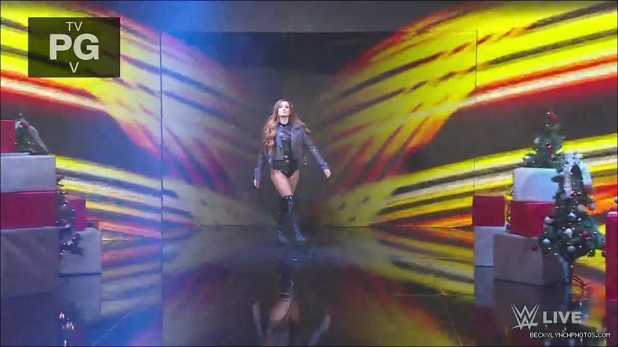 WWE_Monday_Night_Raw_2022_12_19_720p_HDTV_x264-NWCHD_mp4_005719718.jpg