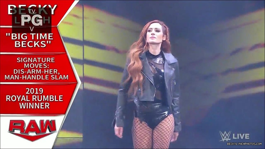 WWE_Monday_Night_Raw_2022_12_19_720p_HDTV_x264-NWCHD_mp4_005724122.jpg