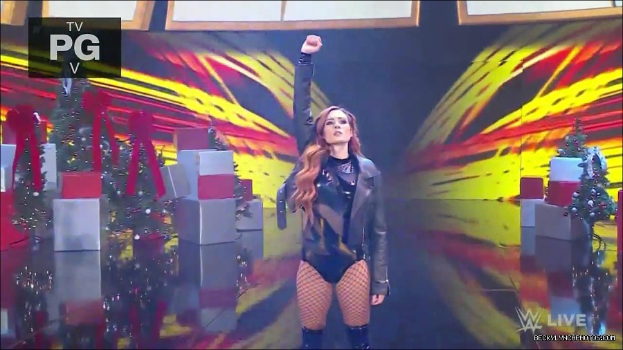 WWE_Monday_Night_Raw_2022_12_19_720p_HDTV_x264-NWCHD_mp4_005730529.jpg