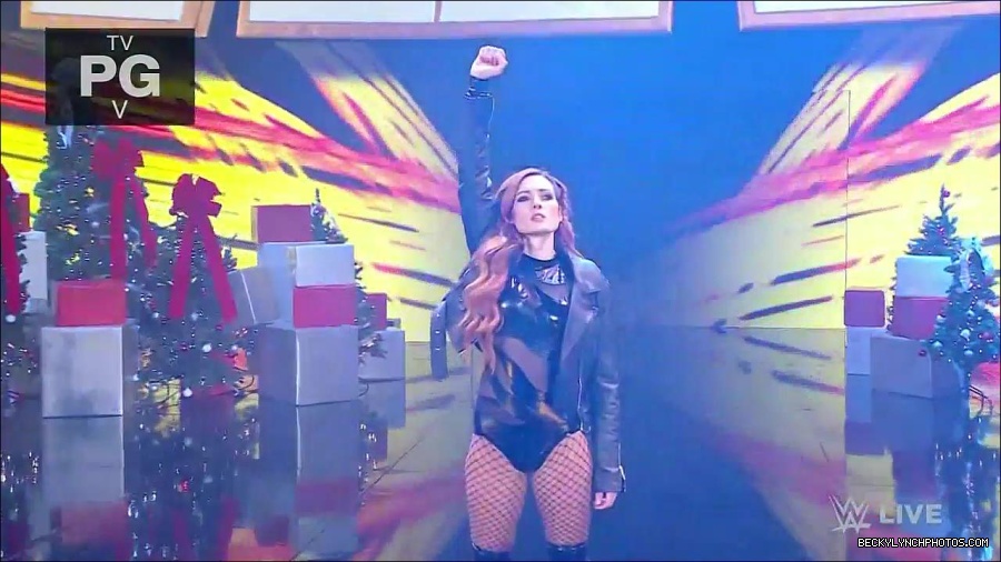WWE_Monday_Night_Raw_2022_12_19_720p_HDTV_x264-NWCHD_mp4_005730929.jpg