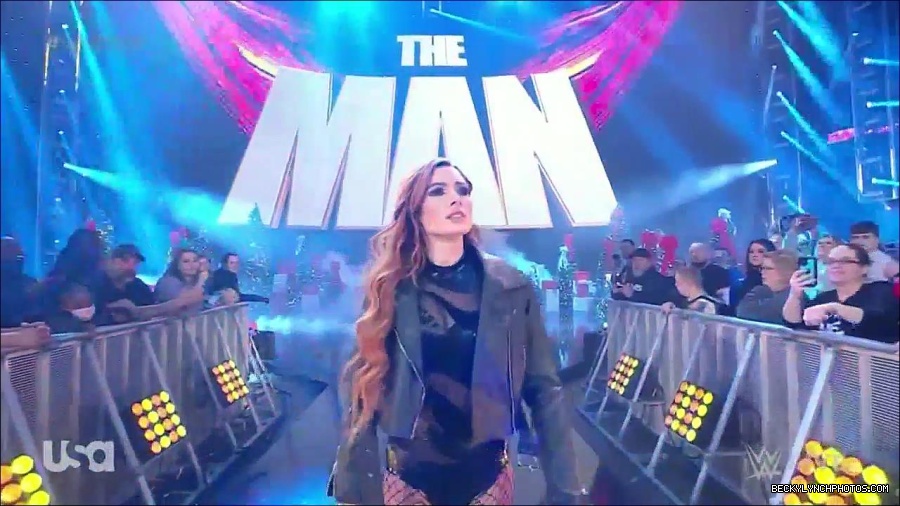 WWE_Monday_Night_Raw_2022_12_19_720p_HDTV_x264-NWCHD_mp4_005738537.jpg