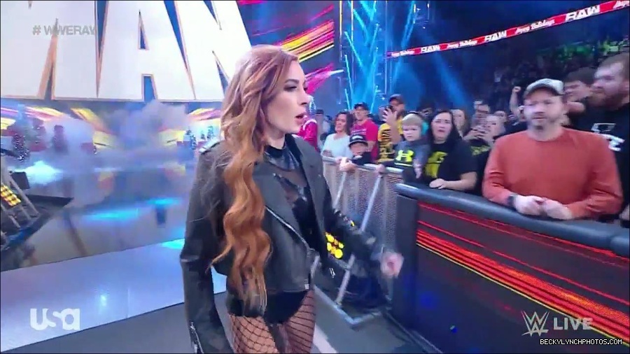 WWE_Monday_Night_Raw_2022_12_19_720p_HDTV_x264-NWCHD_mp4_005740939.jpg