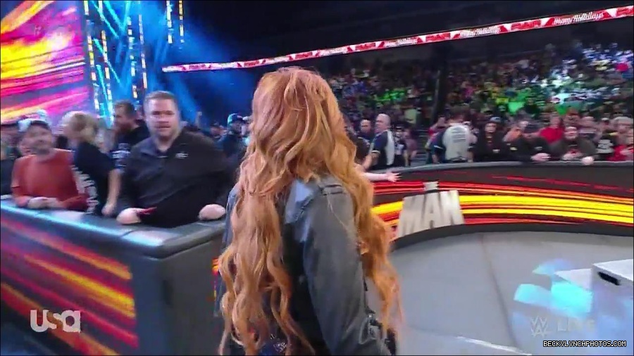 WWE_Monday_Night_Raw_2022_12_19_720p_HDTV_x264-NWCHD_mp4_005742941.jpg