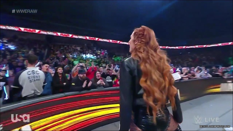 WWE_Monday_Night_Raw_2022_12_19_720p_HDTV_x264-NWCHD_mp4_005746545.jpg