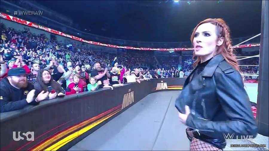 WWE_Monday_Night_Raw_2022_12_19_720p_HDTV_x264-NWCHD_mp4_005749348.jpg