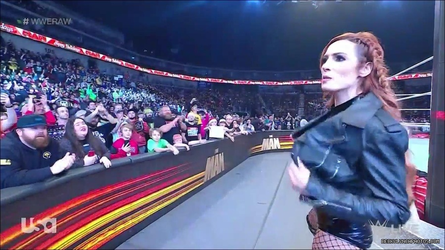 WWE_Monday_Night_Raw_2022_12_19_720p_HDTV_x264-NWCHD_mp4_005749748.jpg