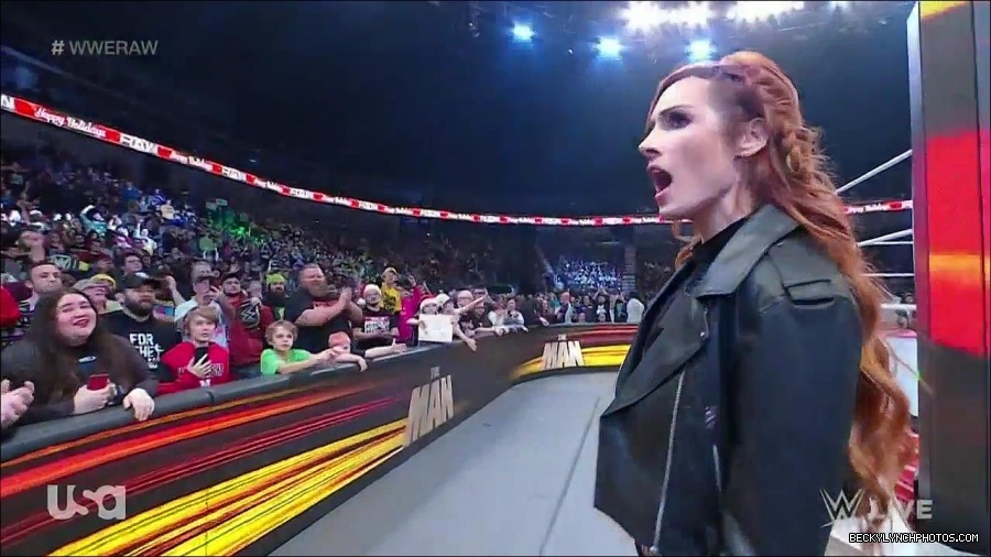 WWE_Monday_Night_Raw_2022_12_19_720p_HDTV_x264-NWCHD_mp4_005750949.jpg