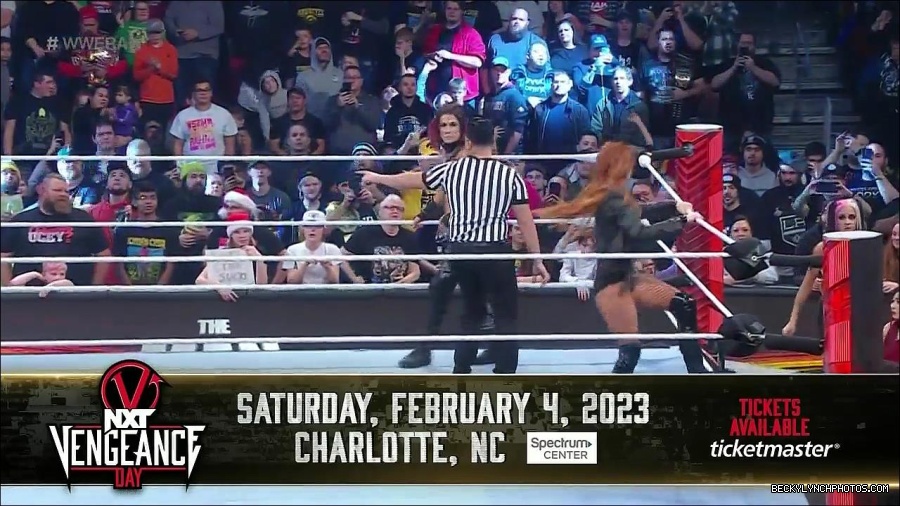 WWE_Monday_Night_Raw_2022_12_19_720p_HDTV_x264-NWCHD_mp4_005766565.jpg