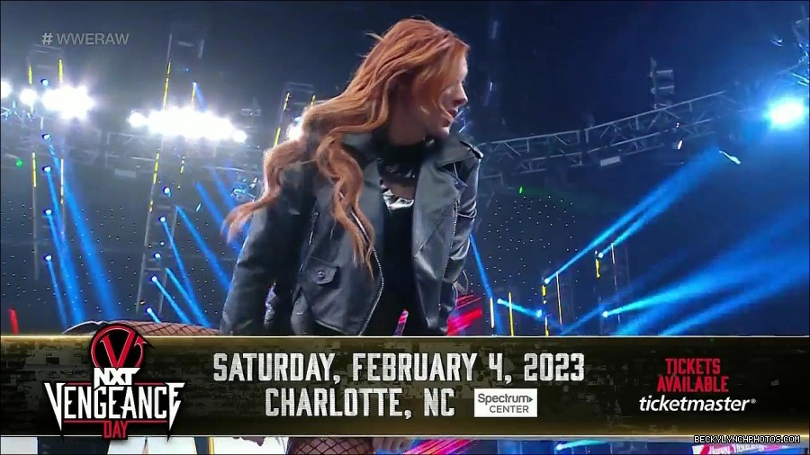 WWE_Monday_Night_Raw_2022_12_19_720p_HDTV_x264-NWCHD_mp4_005771370.jpg