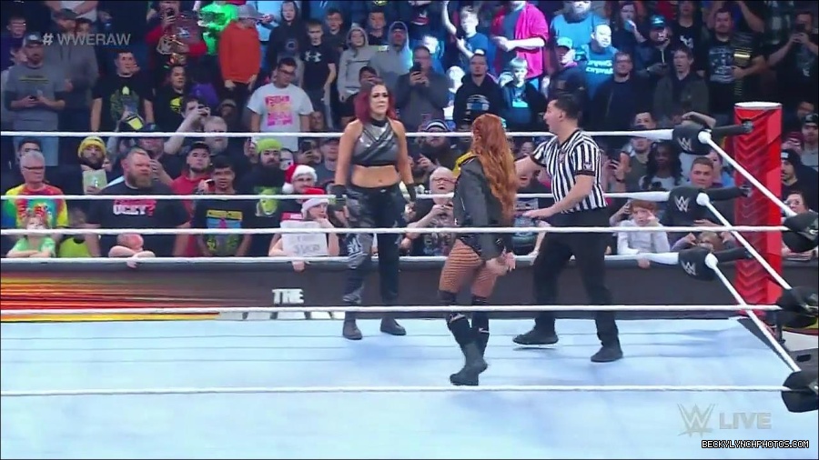 WWE_Monday_Night_Raw_2022_12_19_720p_HDTV_x264-NWCHD_mp4_005773772.jpg