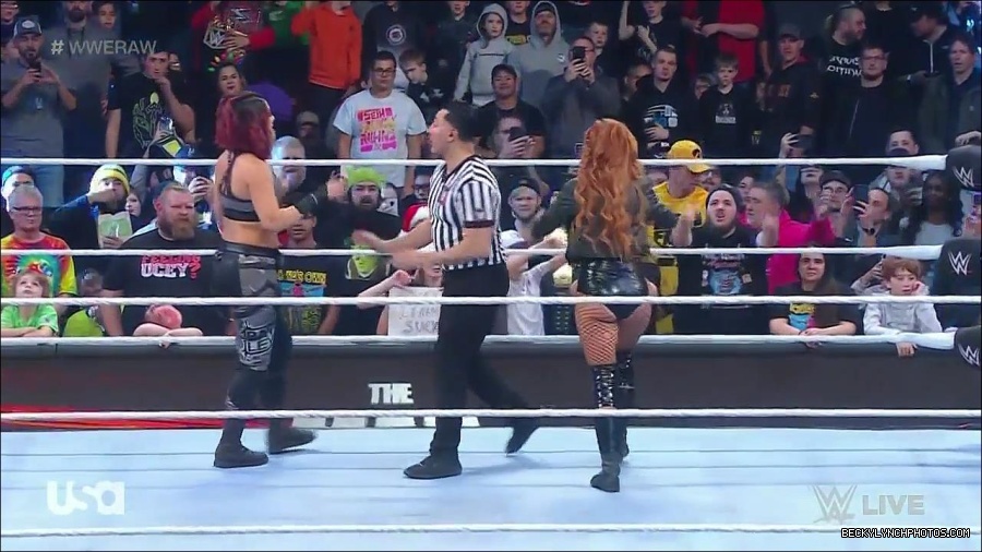 WWE_Monday_Night_Raw_2022_12_19_720p_HDTV_x264-NWCHD_mp4_005776575.jpg