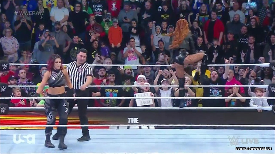 WWE_Monday_Night_Raw_2022_12_19_720p_HDTV_x264-NWCHD_mp4_005778176.jpg