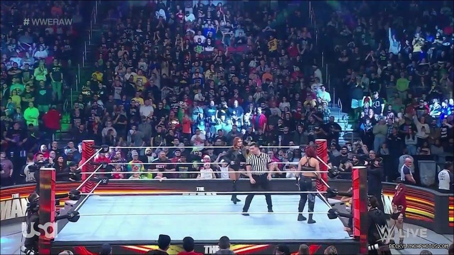 WWE_Monday_Night_Raw_2022_12_19_720p_HDTV_x264-NWCHD_mp4_005784583.jpg
