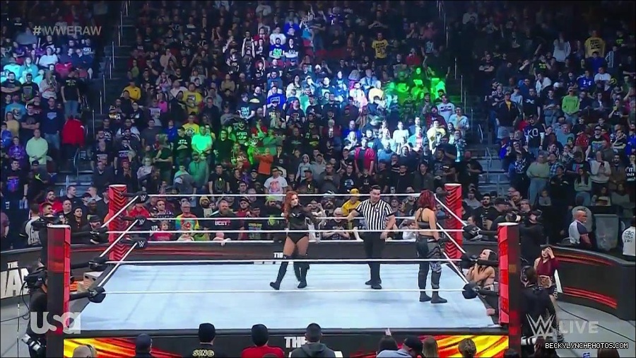 WWE_Monday_Night_Raw_2022_12_19_720p_HDTV_x264-NWCHD_mp4_005785784.jpg